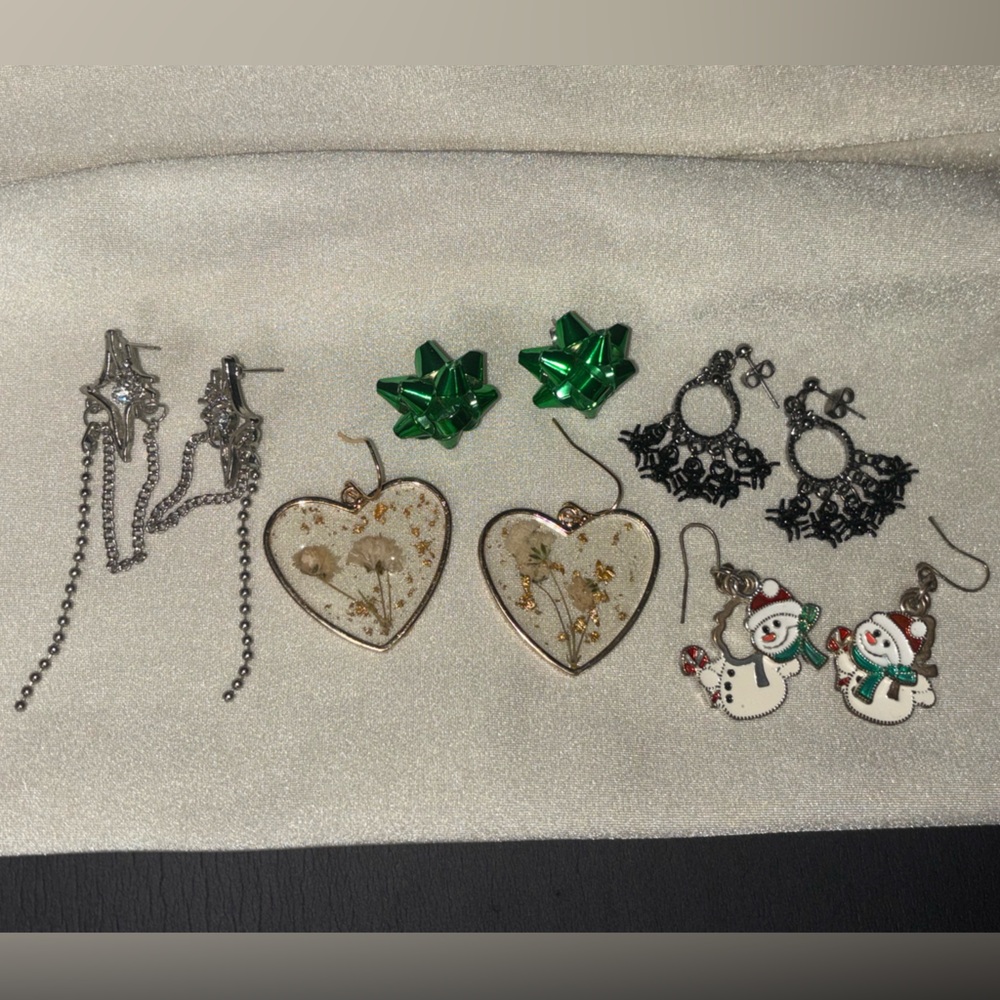 5 pcs Various Holiday Earrings Set